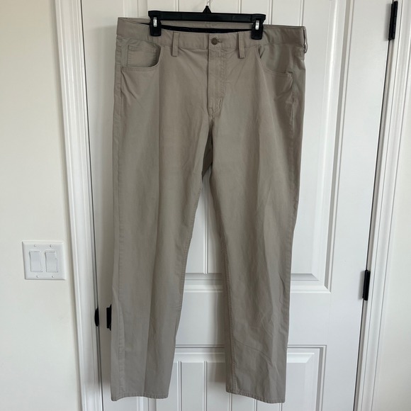 Vineyard Vines Men's Performance Khaki Pants 38x32 stretch hybrid golf pants - Picture 2 of 8